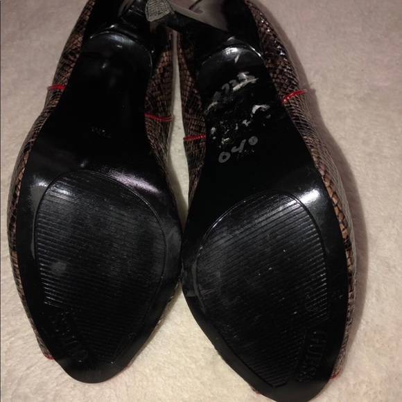 Guess Snakeskin Pumps - Picture 4 of 4